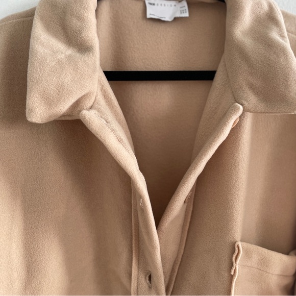 Perfect condition ASOS plus size button camel shacket. NWOT! Such a trendy piece - Picture 2 of 3